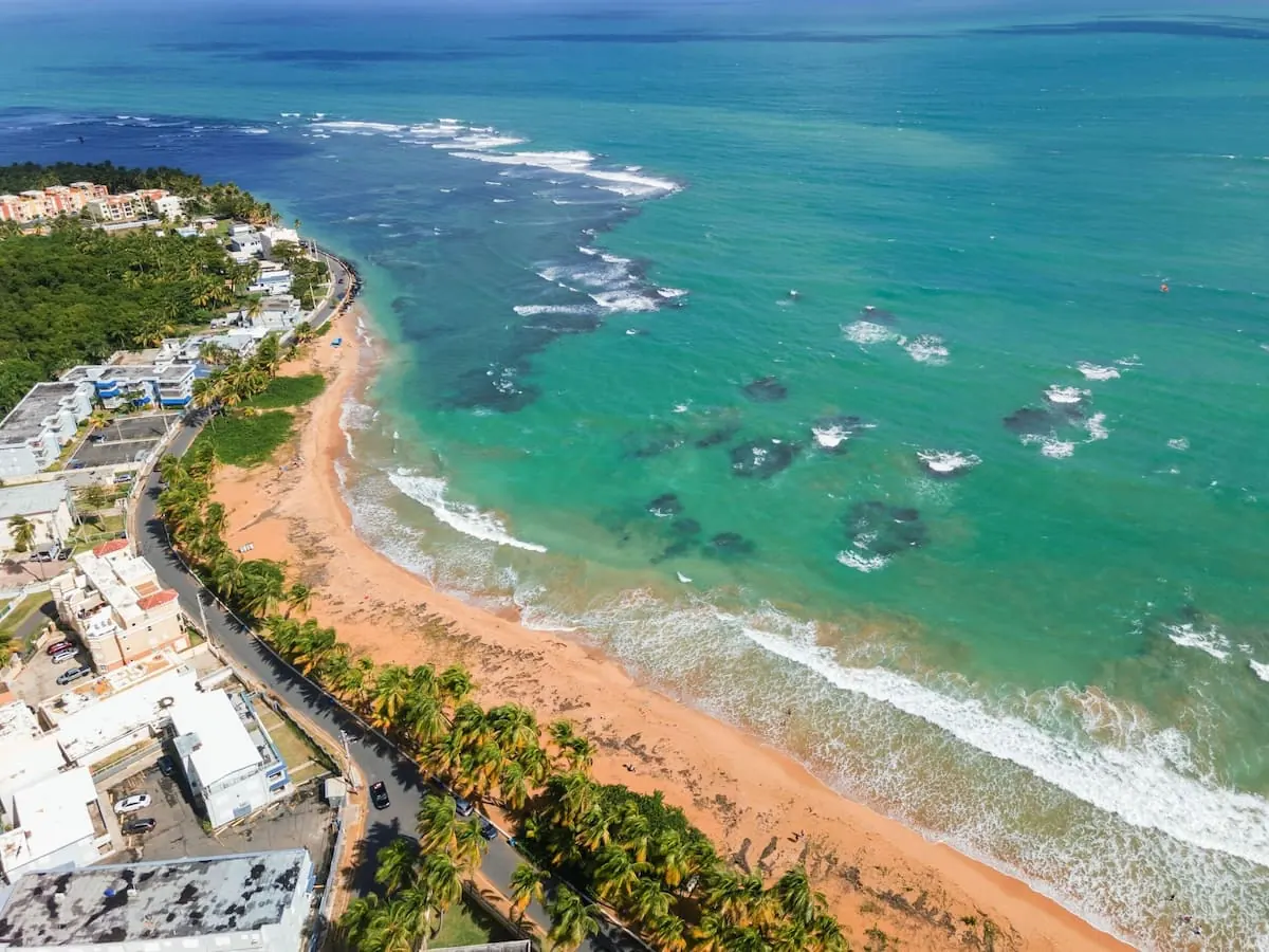 Vista aérea de la costa de Luquillo