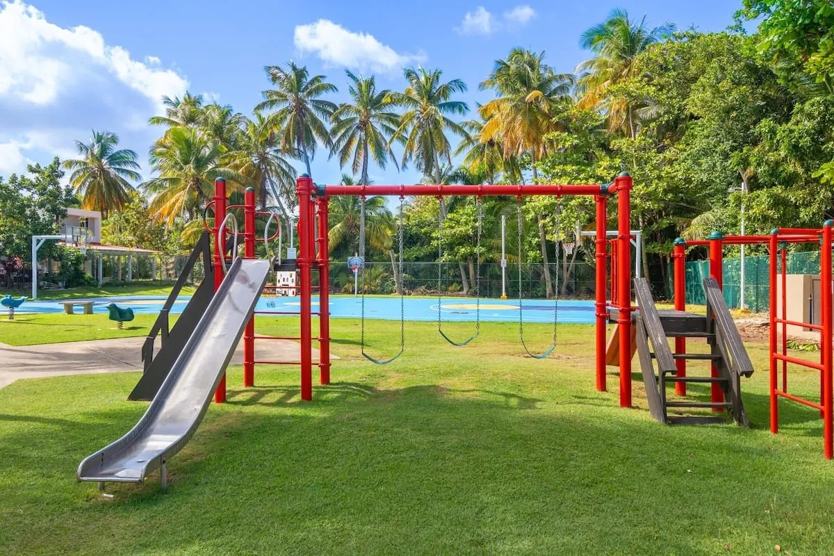 Parque infantil con chorreras